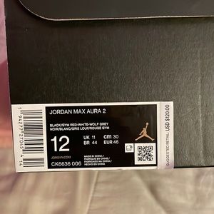 Jordan Max Aura 2s